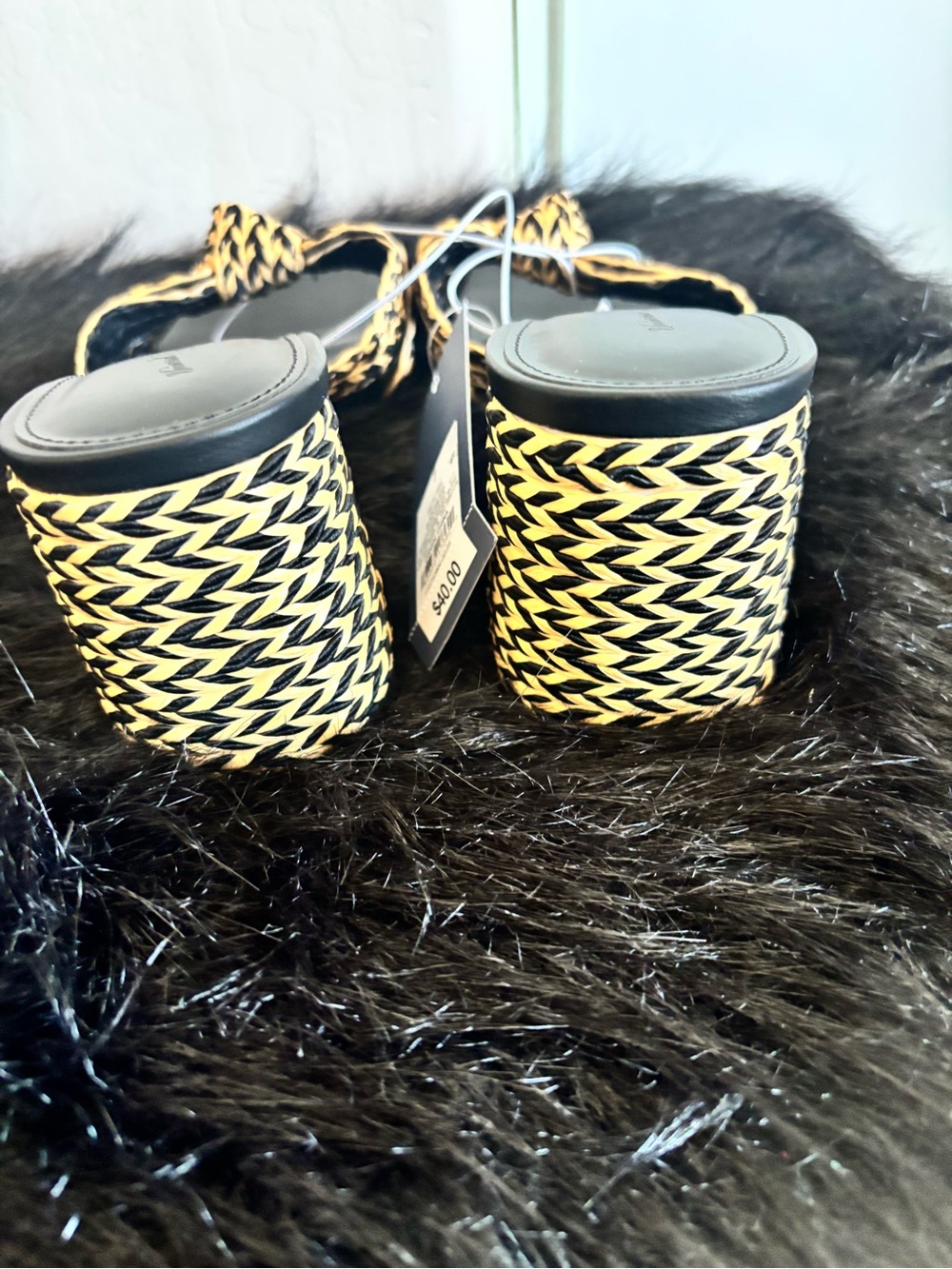NWT Universal Thread Woven Bow-Accent Slide Sandals in Black and Natural, Size 7 - Picture 5 of 6